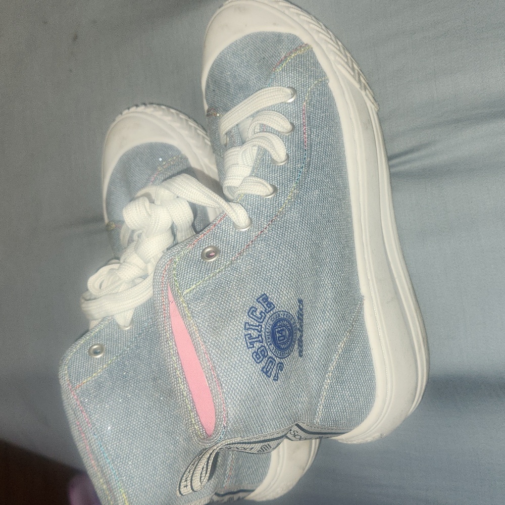 Justice platform shoes